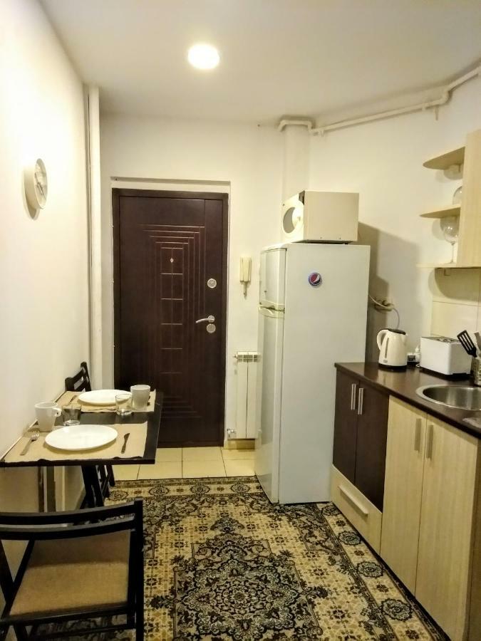 Cozy Downtown Oasis Apartment Bukares Bagian luar foto