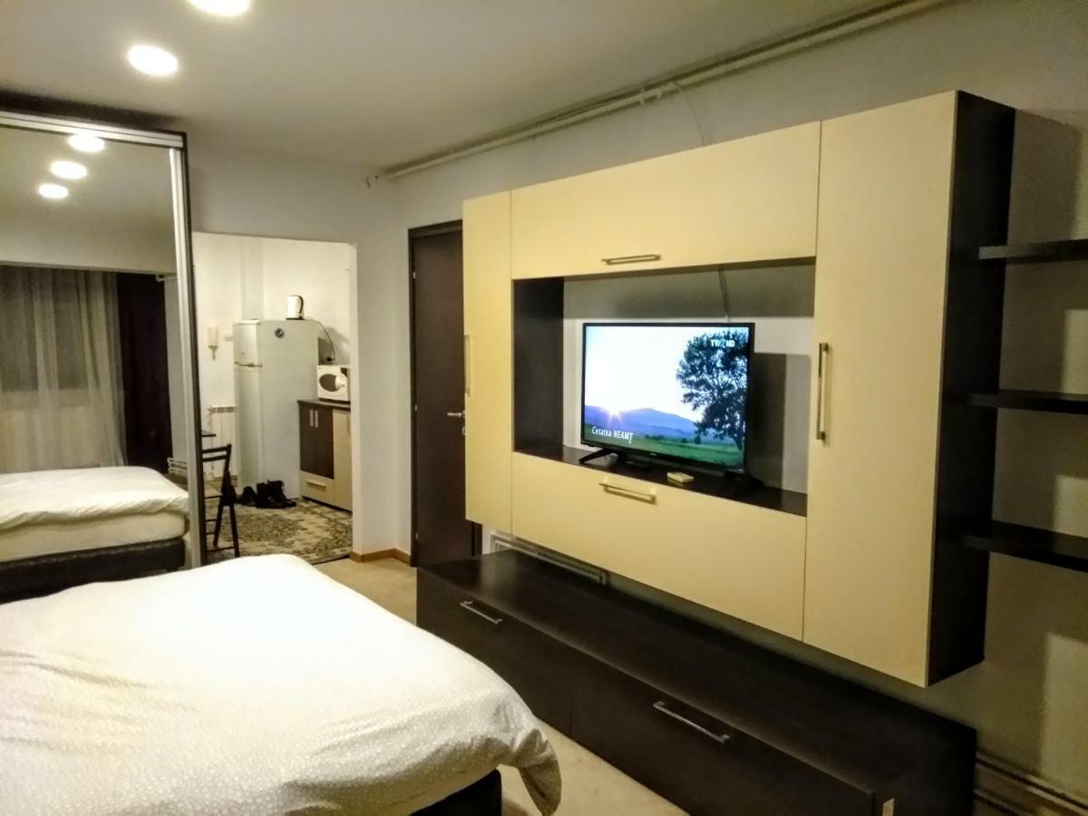 Cozy Downtown Oasis Apartment Bukares Bagian luar foto
